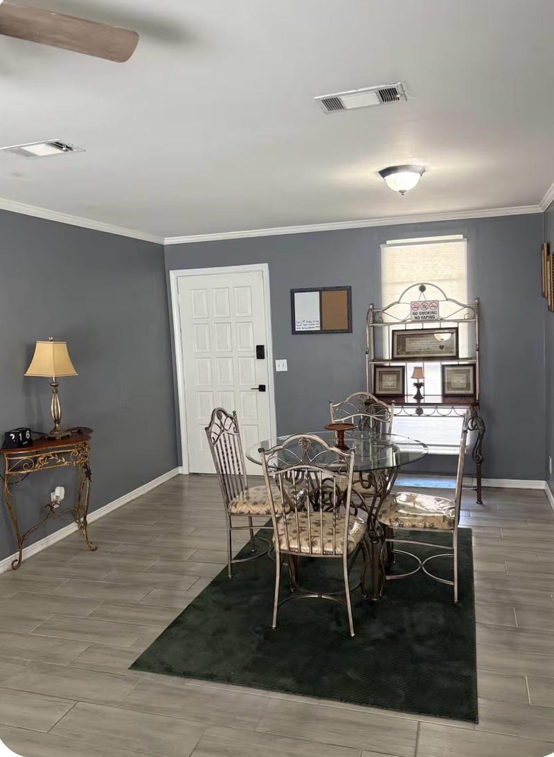 cozy condo on beach blvd, mins away from Jag stadium (id. 41467)
