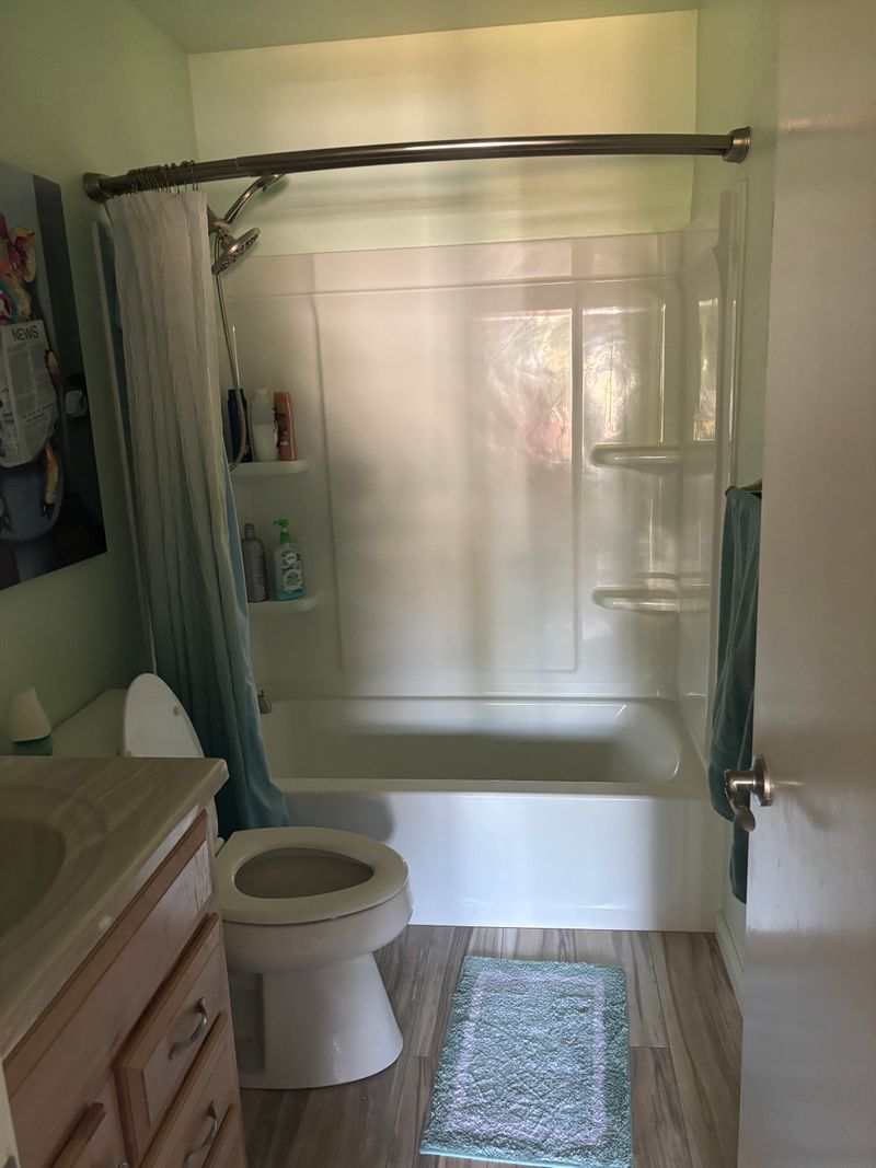 roommates in Sacramento Room3Bed.1.5Bath - cirtru.com