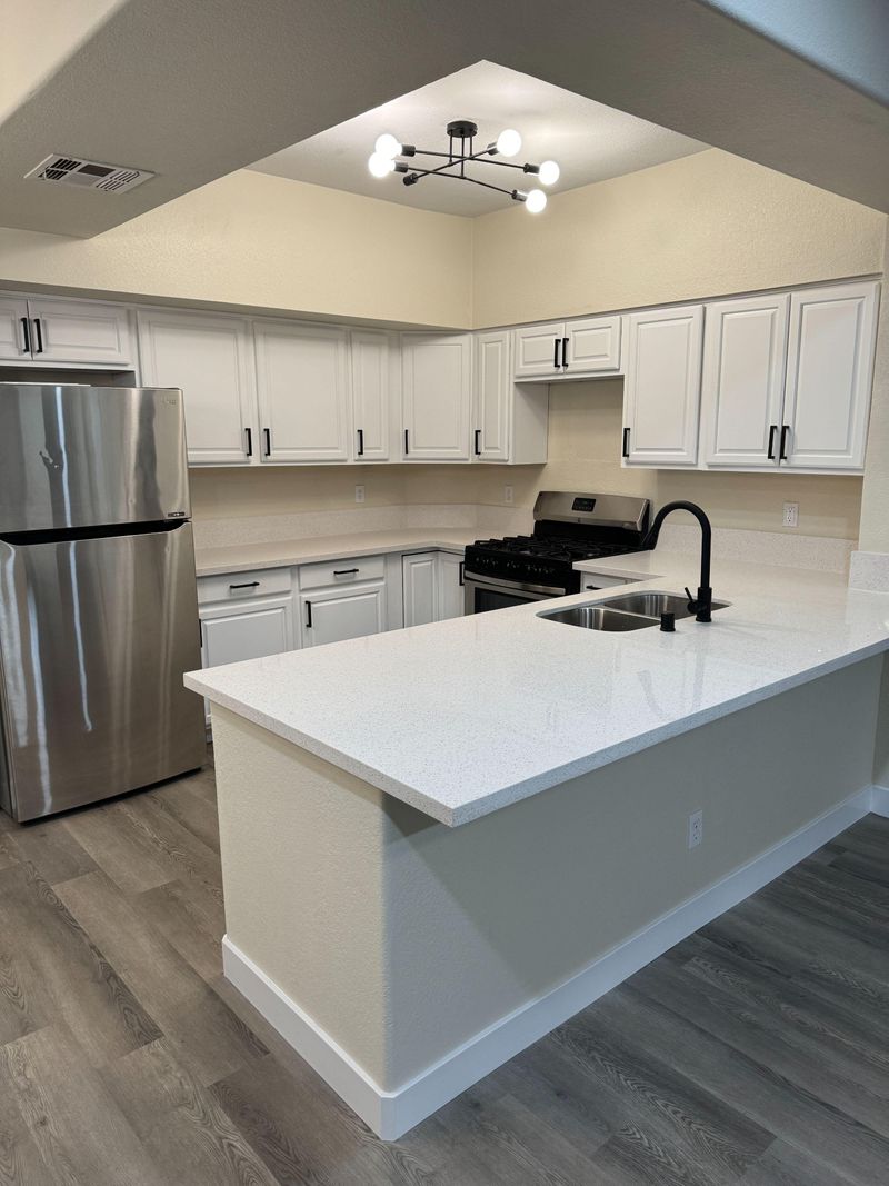 roommates in Undisclosed, Las Vegas, NV 89128 Renovated 3 Bedroom 2 Bath Condo in Summerlin North (id. 30721) - cirtru.com
