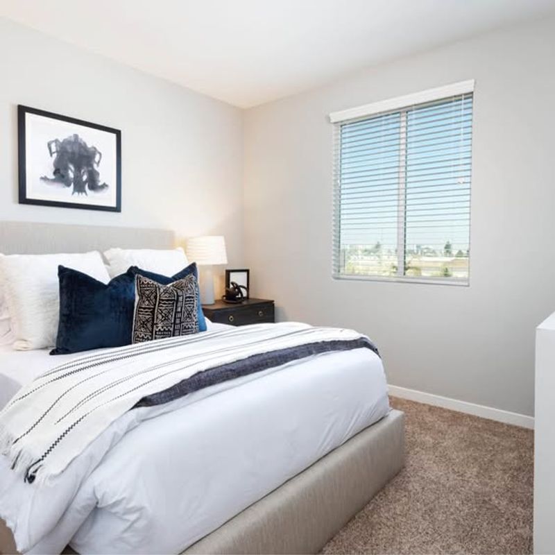 roommates in Carson Private Room in 2Bed.2Bath - cirtru.com