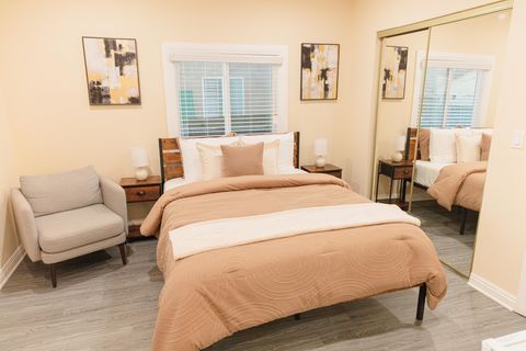 Move-In Ready Furnished Rooms in Quiet House in Boyle Heights - Near USC Medical & CSULA! (id. 11496)
