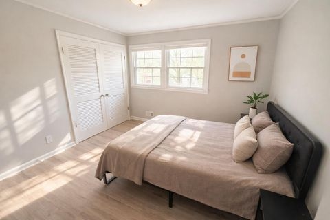 NEW LISTING!!! Decatur Home, less than a minute walk to transit stop Rainbow Dr @ Candler Rd (id. 30187)