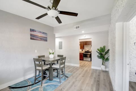 Live in Fort Lauderdale! (id. 18747)