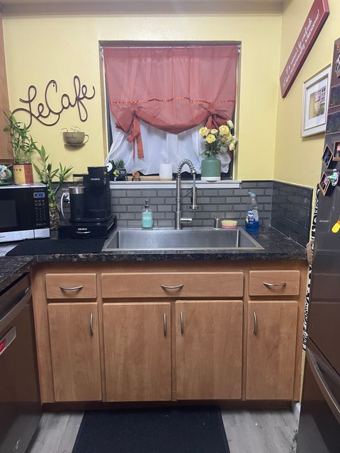 roommates in Sacramento Private Room in 2Bed.1.5Bath - cirtru.com