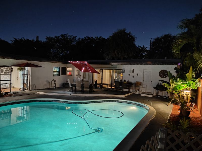 roommates in Hollywood Private Room in 1Bed.1Bath - cirtru.com
