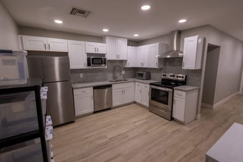 Live in Tempe, near public transit, close to ASU. (id. 42564)