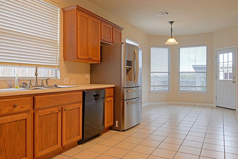 roommates in Undisclosed, Cibolo, TX 78108 Comfortable & spacious Cibolo House with Garage (id. 5822) - cirtru.com