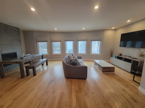 Private Room in 3Bed.3Bath