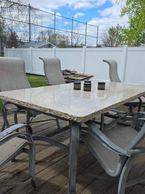 Private Room in 3Bed.1Bath
