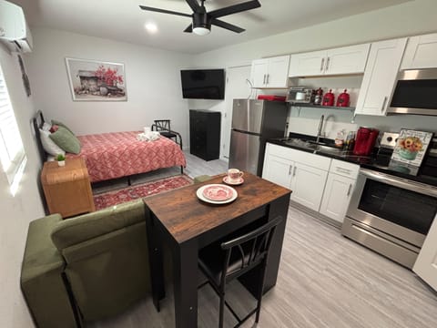 Sanctuary Suites Studio 6 (id. 42508)