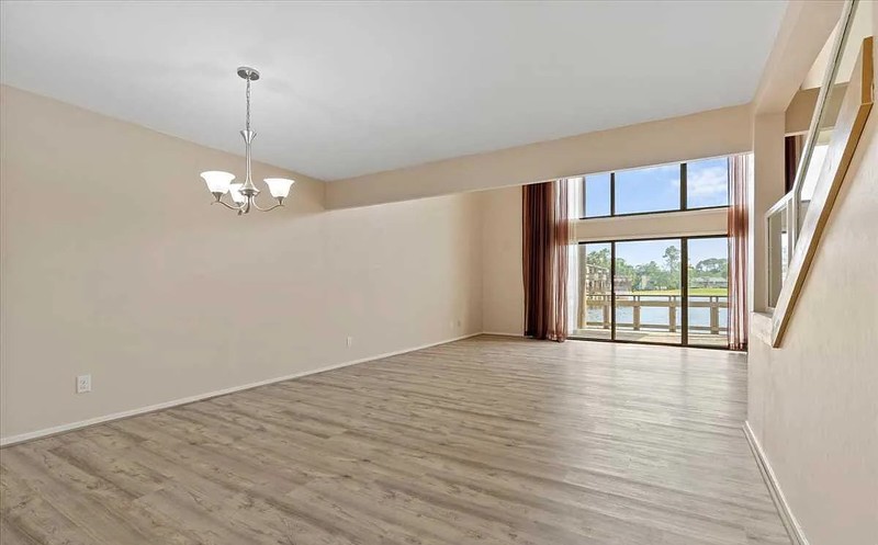 Private Room in 3Bed.3Bath
