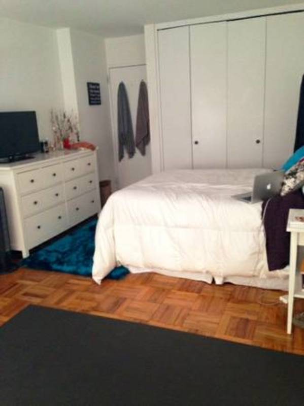 Roommate for 2 bdrm apt - E. 50s