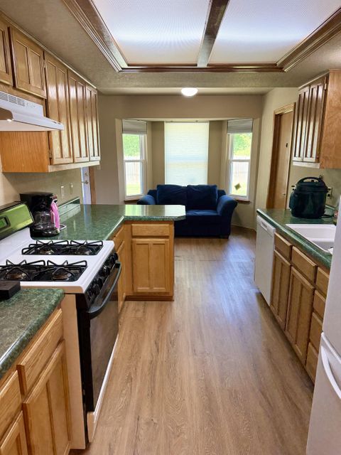 Homey & newly-renovated Collinsville House with Backyard (id. 10353)