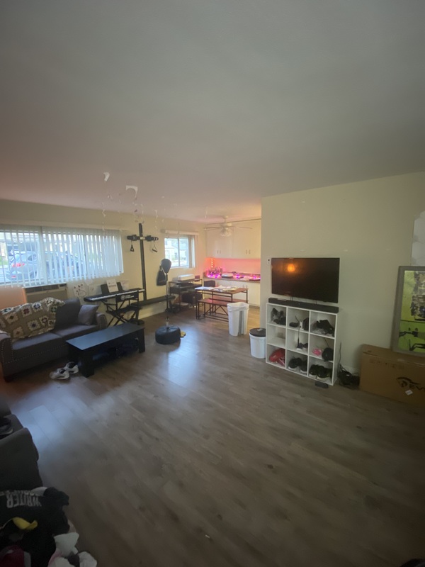 roommates in Montrose Private Room in 2Bed.2Bath - cirtru.com