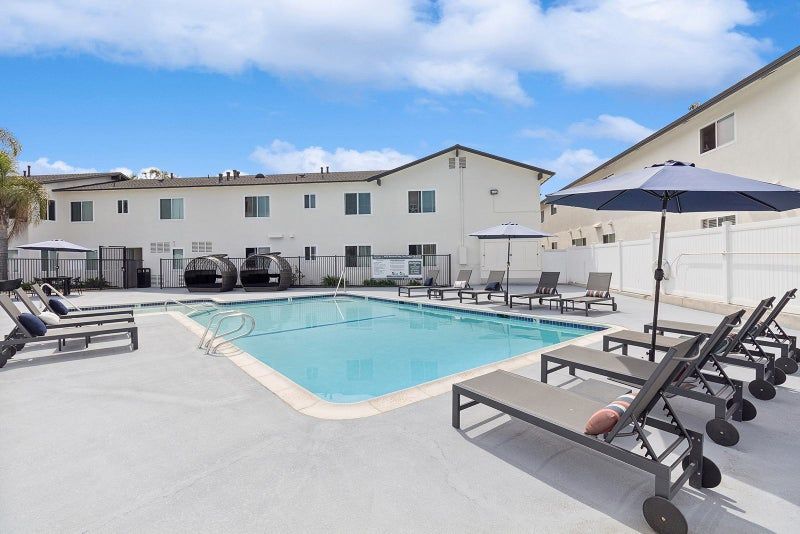 roommates in San Diego Room2Bed.1Bath - cirtru.com