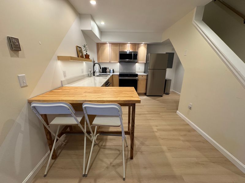roommates in Burlington Entire Place 1Bed.1Bath - cirtru.com