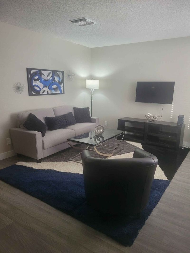 roommates in Las Vegas Entire Place 2Bed.1Bath - cirtru.com