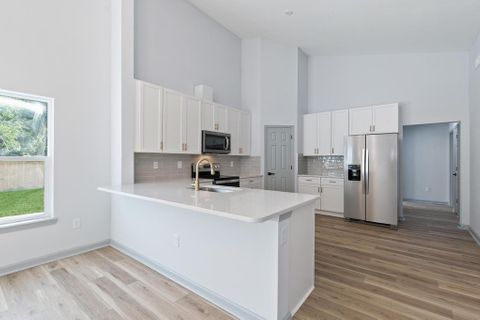 New Construction Rooms in St. Augustine | No Move-In Fees | Wi-Fi Included (id. 28864)