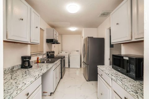 Live in West Palm Beach, a 2 minute walk to transit stop PURDY LN at MILITARY TRL (id. 32746)