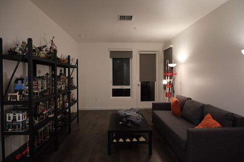 Private Room in 2Bed.2Bath