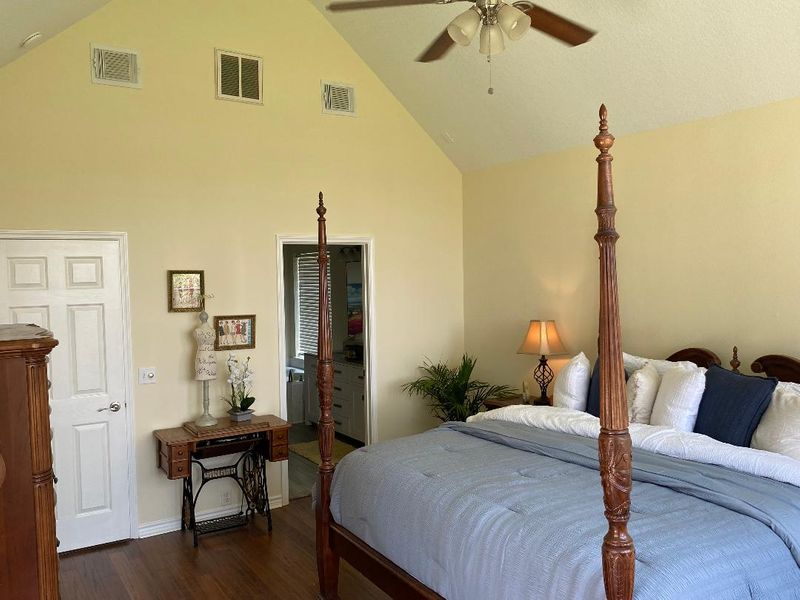 roommates in Humble Private Room in 1Bed.1Bath - cirtru.com