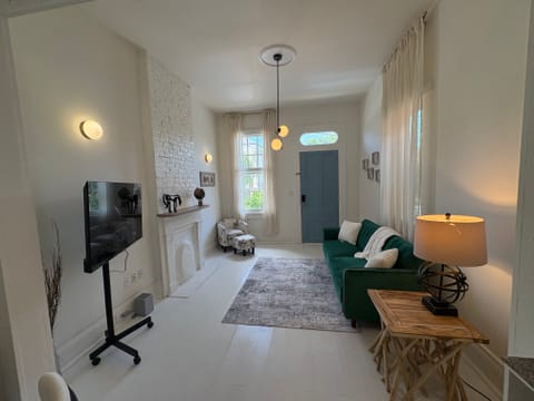 roommates in New Orleans Entire Place 1Bed.1Bath - cirtru.com