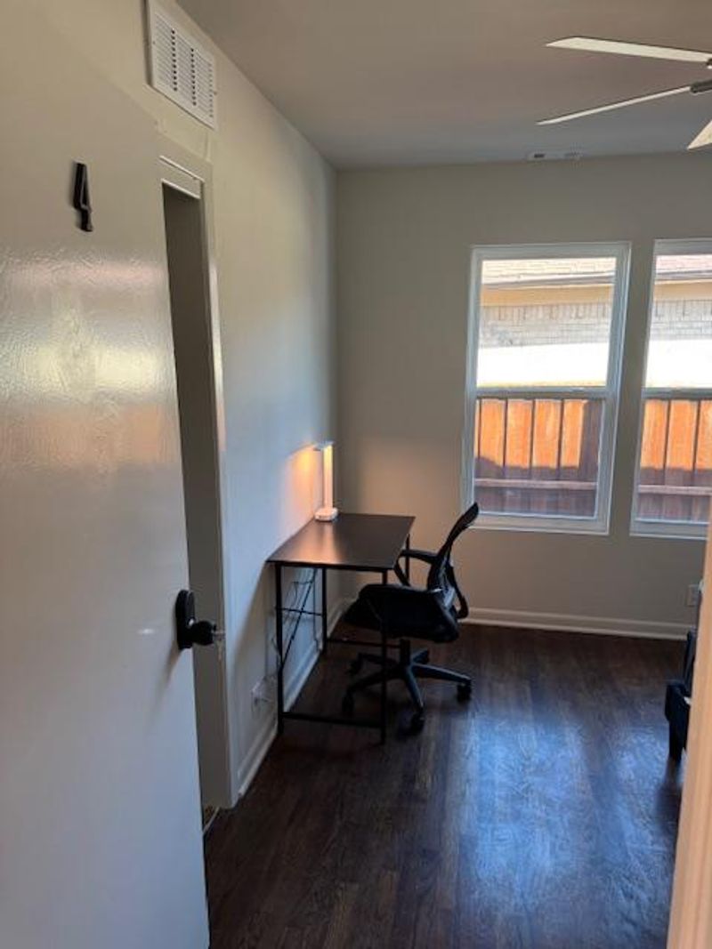 roommates in Undisclosed, Mesquite, TX 75150 3 street blocks from Dallas College Eastfield Campus  | 
Cozy & Convenient Dallas Home  | Fully Furnished, Secure, and Comfortable | Free Wi-Fi , Monthly Cleanings , Multiple Bus Stops Nearby Live in Casa View Heights (id. 27270) - cirtru.com
