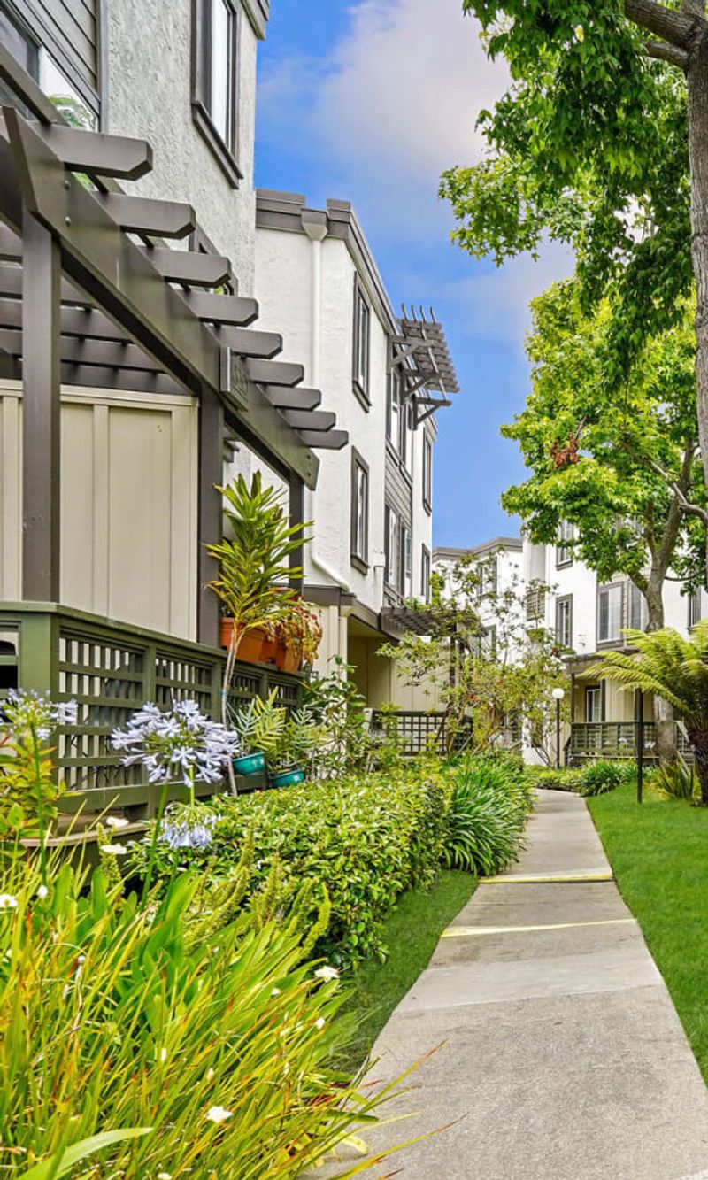 roommates in South San Francisco Private Room in 2Bed.1Bath - cirtru.com