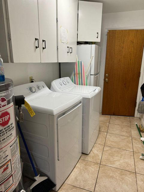 Spacious Sharpstown Home – Safe, Quiet, 2 Blocks from Transit – 1 GB Fiber & Modern Comfort (id. 13318)