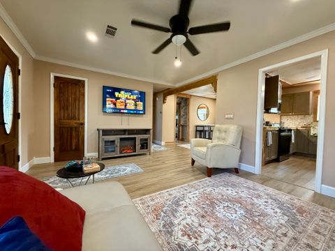 Entire Place 2Bed.1Bath