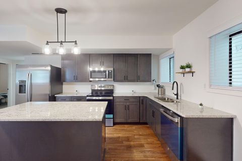 Newly-renovated & Beautiful Union City  Multiplex with Dining area (id. 6291)