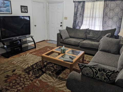 Entire Place 3Bed.1Bath
