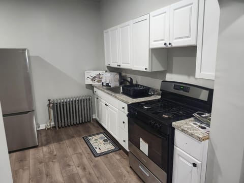 Live in Coppin Heights/Ash-Co-East (id. 36891)