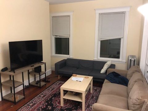 roommates in Brookline Private Room in 4Bed.2Bath - cirtru.com