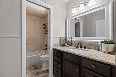 Modern Living with lots of amenities! (id. 22951)