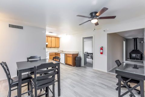 roommates in Undisclosed, Las Vegas, NV 89104 Comfortable & high-quality Las Vegas House with televisions, workspace, and full appliances. (id. 4032) - cirtru.com