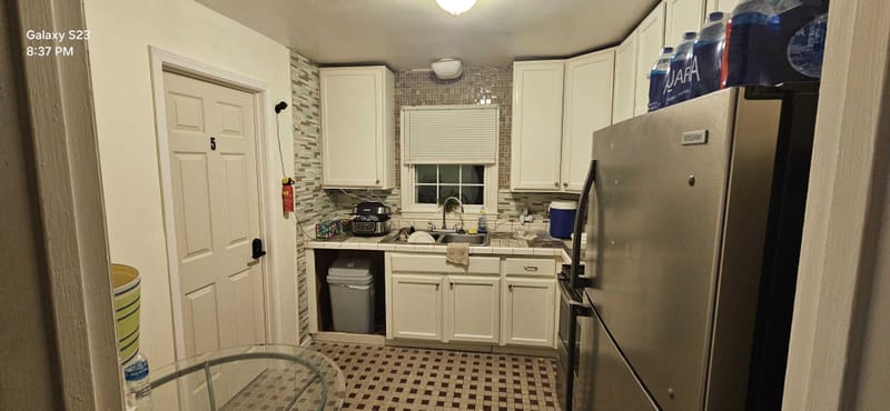 Walking distance to NCCU, 3 Gig WiFi, TV, Mini-Fridge & Workspace. Students welcome! (id. 45873)