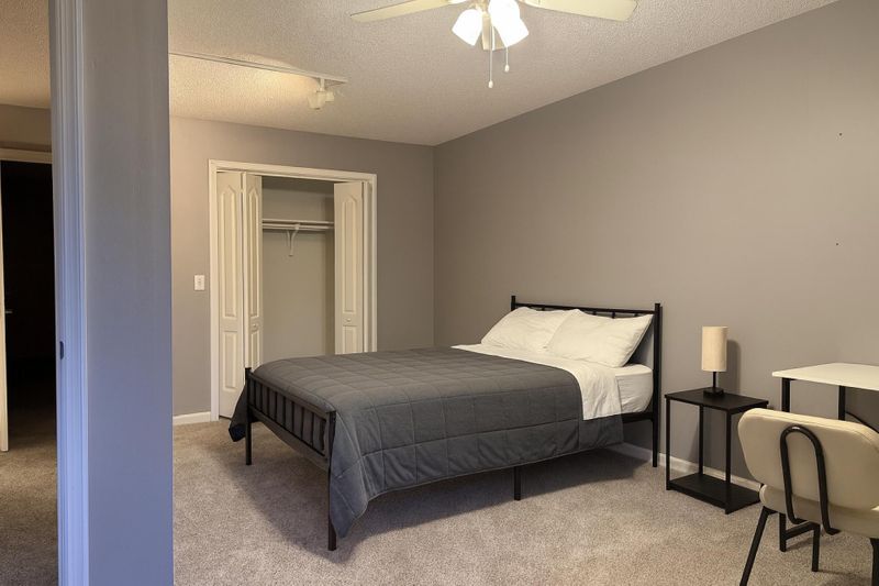Modern Nashville Smart Home: Private Entrances | All Utilities Included | High-Speed Wi-Fi | Near Transit & Shops (id. 19012)