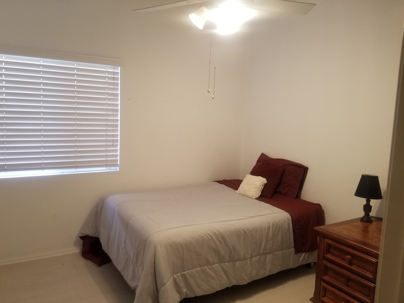 Private Room in 3 Bed.2Bath