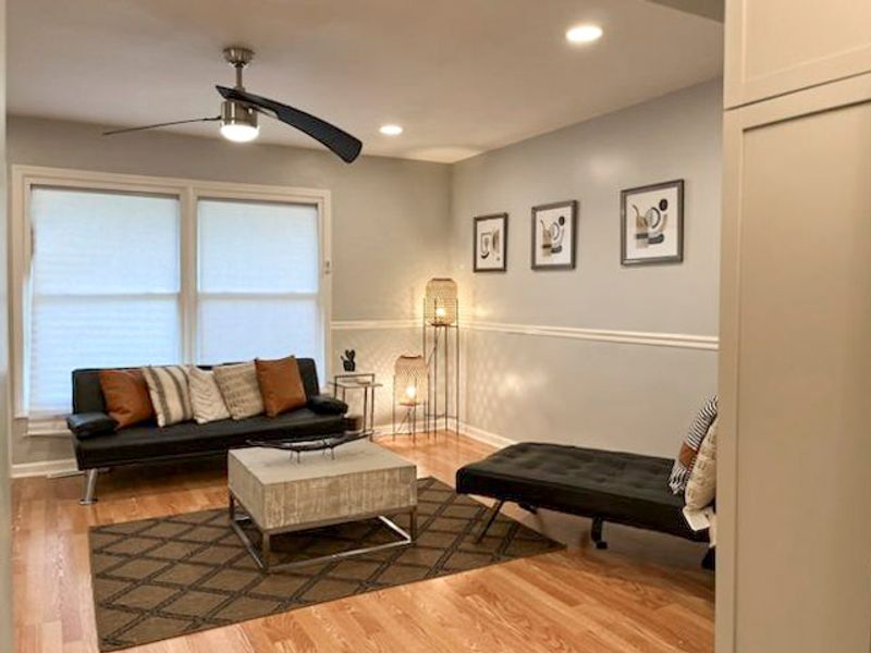 Cozy Kansas City Home | Spacious Living Room  | Newly Renovated  | High-Quality Stay (id. 7755)