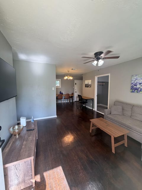 roommates in Undisclosed, Houston, TX 77051 Peaceful Independent Living for Working Adults (id. 38528) - cirtru.com