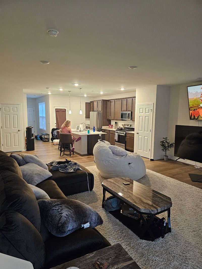 roommates in Buffalo Grove Private Room in 2Bed.1Bath - cirtru.com