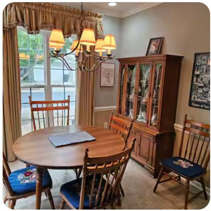 roommates in Undisclosed, Brentwood, TN 37027 Nippers Corner 3-Story End Unit - 2 Bds, 2 & 1/2 Bth - Sleeps 2 in each room. Shared Lower Laundry. (id. 20330) - cirtru.com