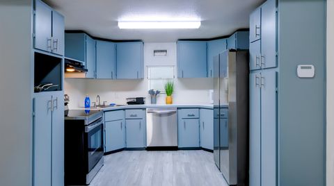 Zephyr-hills Downtown area Homey & newly-renovated (id. 4871)
