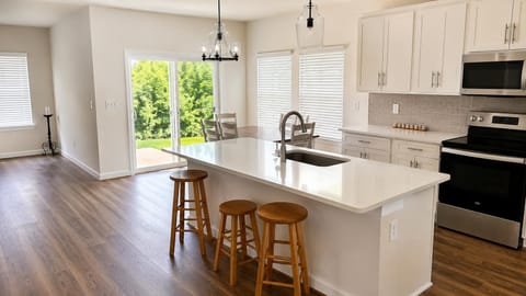 Newly Renovated Home — Minutes from BNA & the Warehouse Corridor (id. 37862)