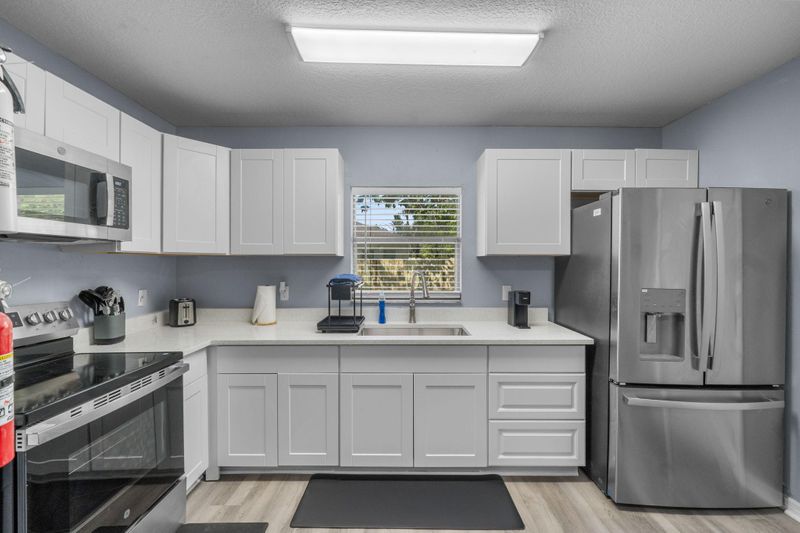 roommates in Undisclosed, Tampa, FL 33619 Newly-renovated   TAMPA home with dining area. Close To Down Town, Shopping, Highways & Buses (id. 12769) - cirtru.com