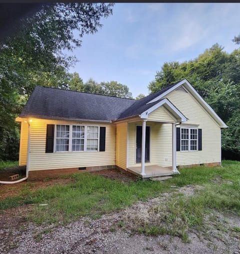 Live in Wake Forest (id. 34824)