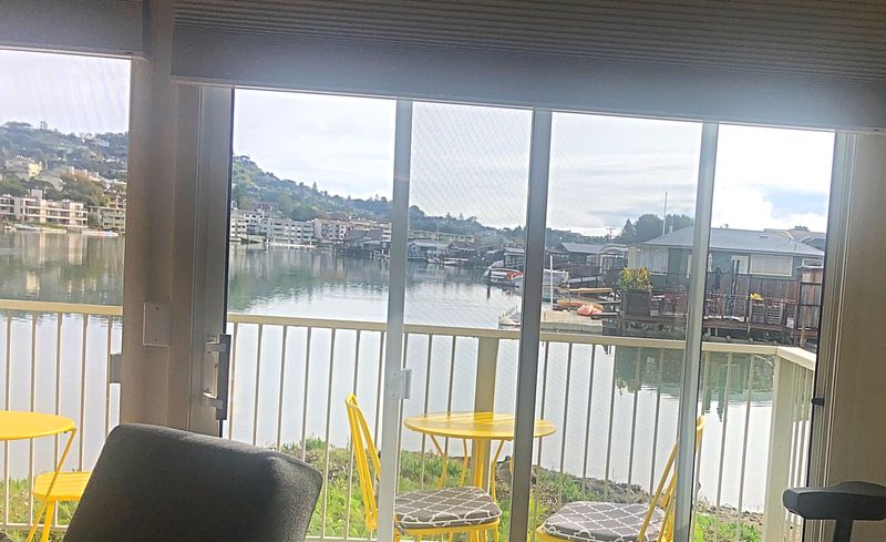 roommates in Larkspur Room2Bed.2Bath - cirtru.com
