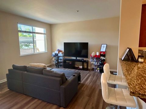 Private Room in 2Bed.1Bath