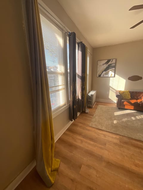 Live in Weequahic (id. 34200)